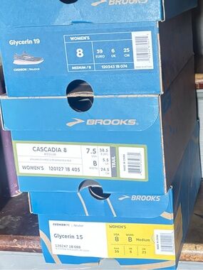 Brooks shoes multi. styles sizes 7.5&8 ! IM for more pics!